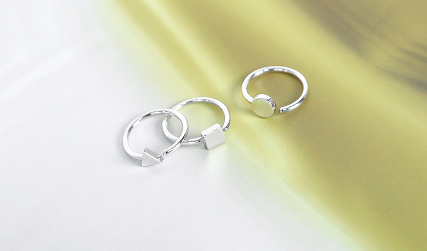 SILVER Figure ring