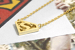 Simple superman necklace