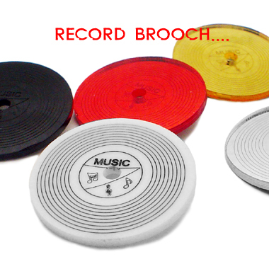Record brooch 3cm &amp; 5cm