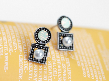 Family Round square earring