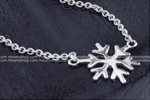 Simple snow flower necklace 
