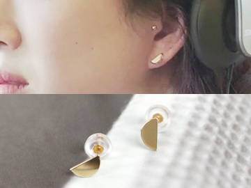 10K Half moon earring