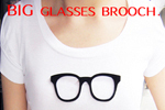 Big glasses brooch
